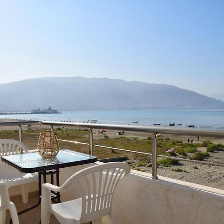 Sea View Apartment - 007 Vlorë Екстериор снимка