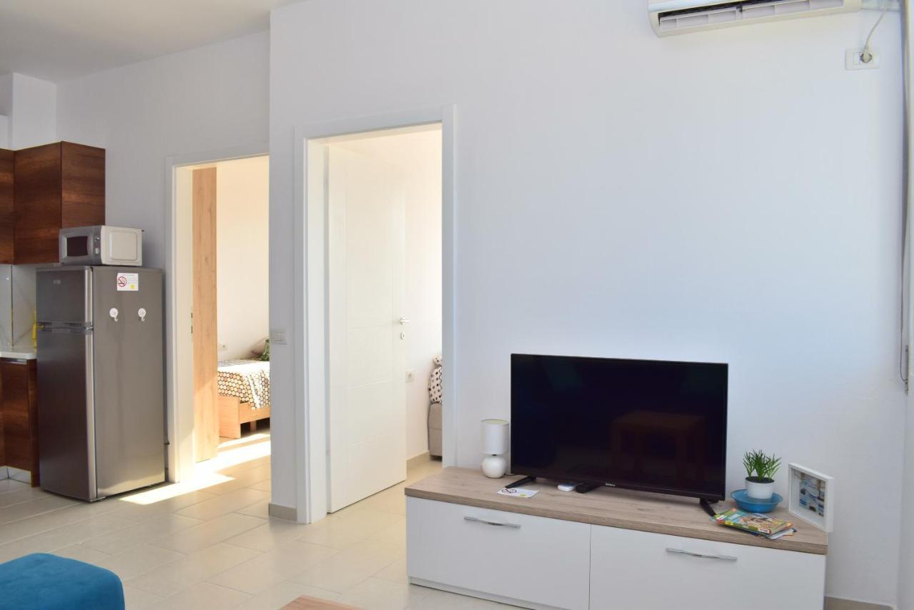 Sea View Apartment - 007 Vlorë Екстериор снимка