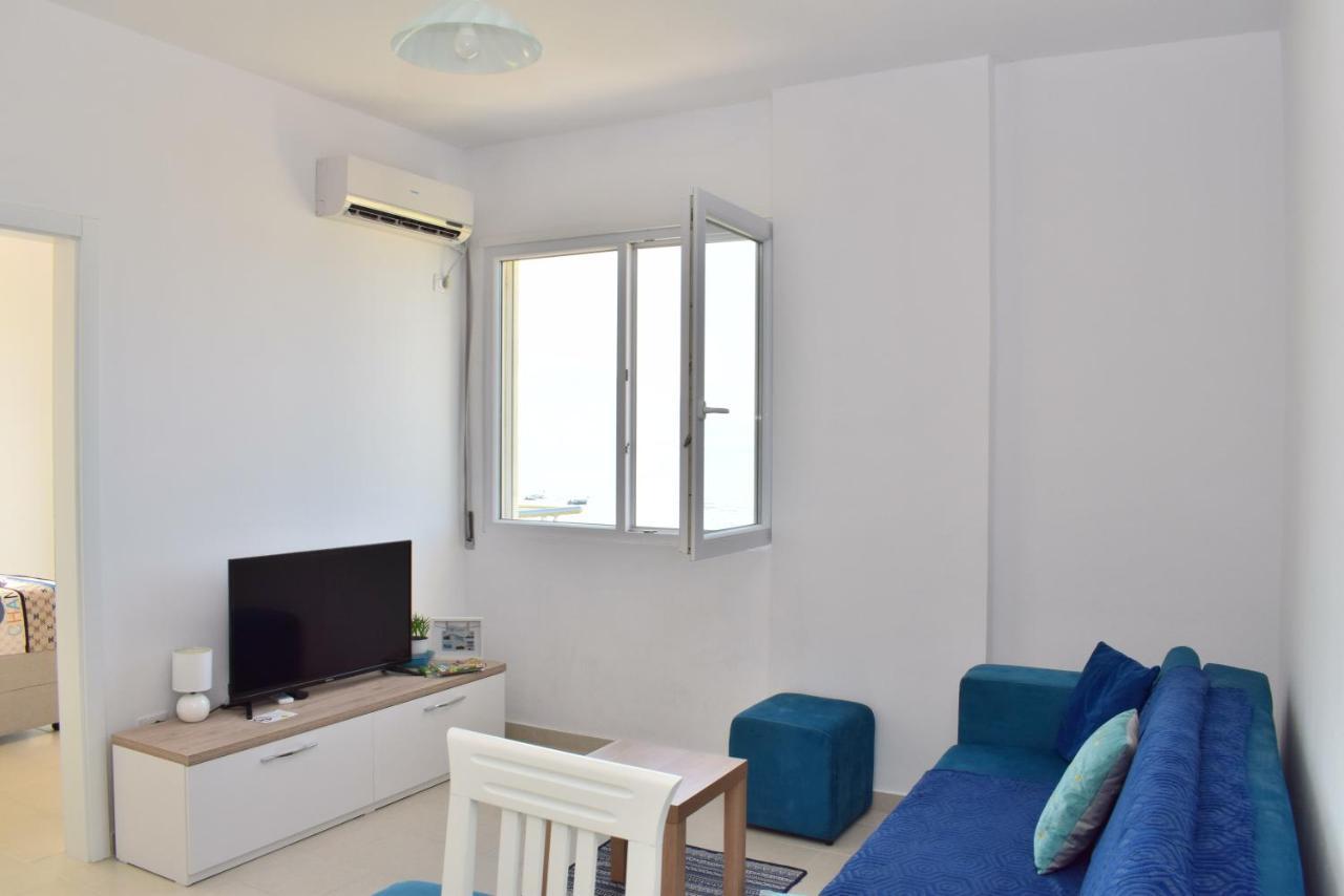 Sea View Apartment - 007 Vlorë Екстериор снимка