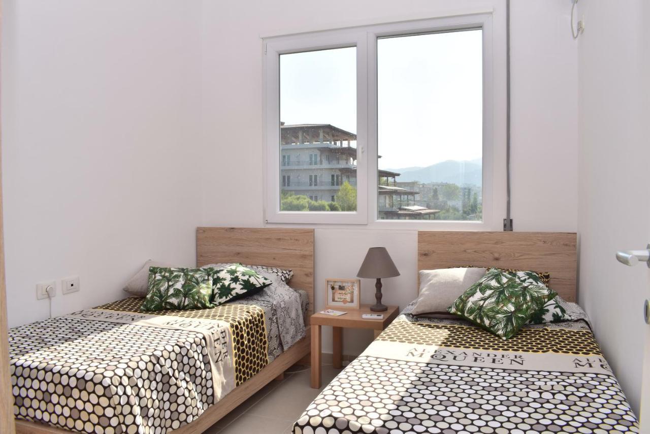 Sea View Apartment - 007 Vlorë Екстериор снимка