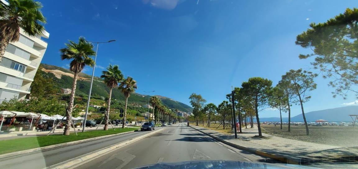 Sea View Apartment - 007 Vlorë Екстериор снимка