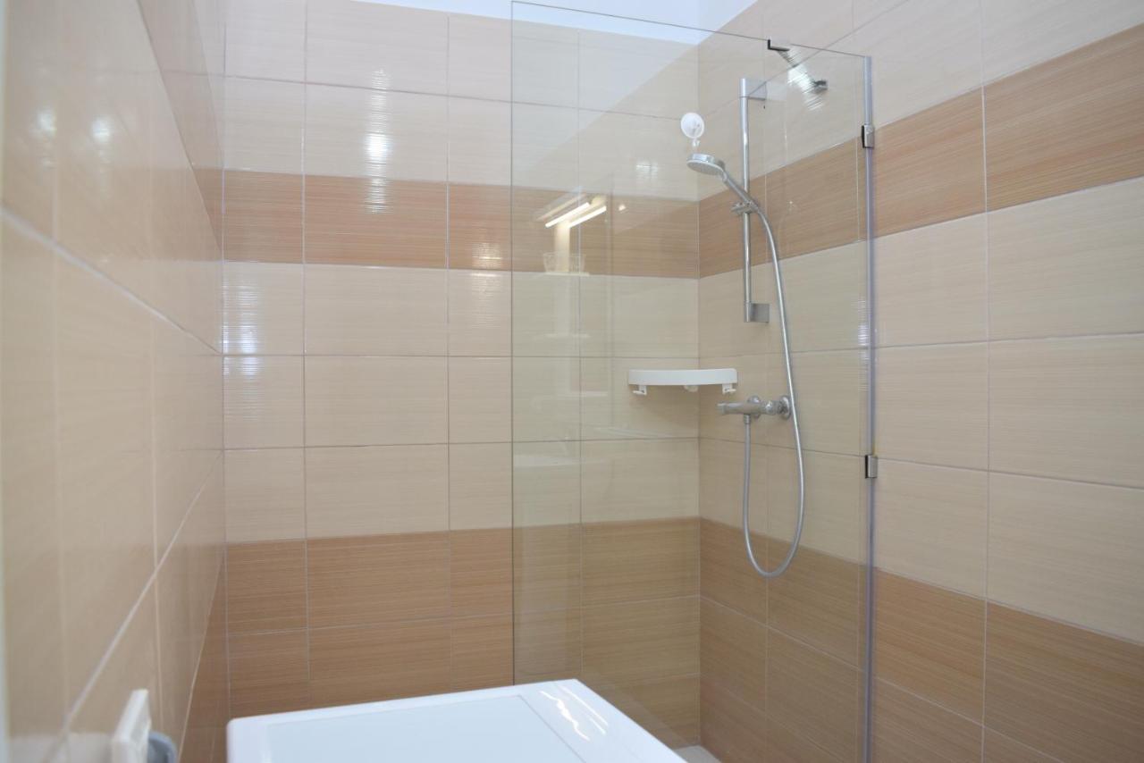 Sea View Apartment - 007 Vlorë Екстериор снимка