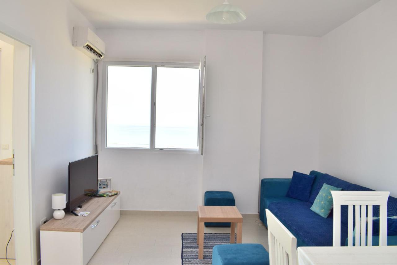 Sea View Apartment - 007 Vlorë Екстериор снимка