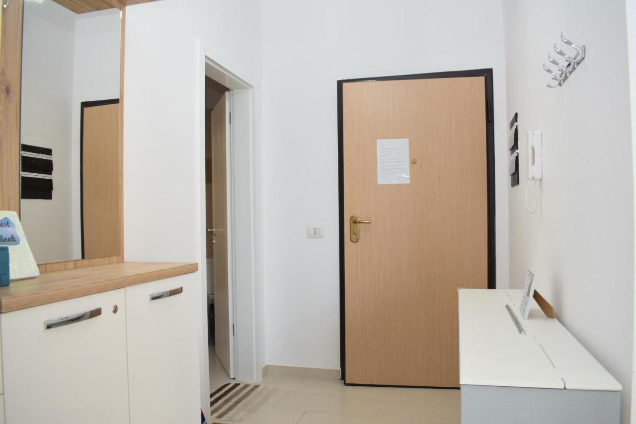 Sea View Apartment - 007 Vlorë Екстериор снимка